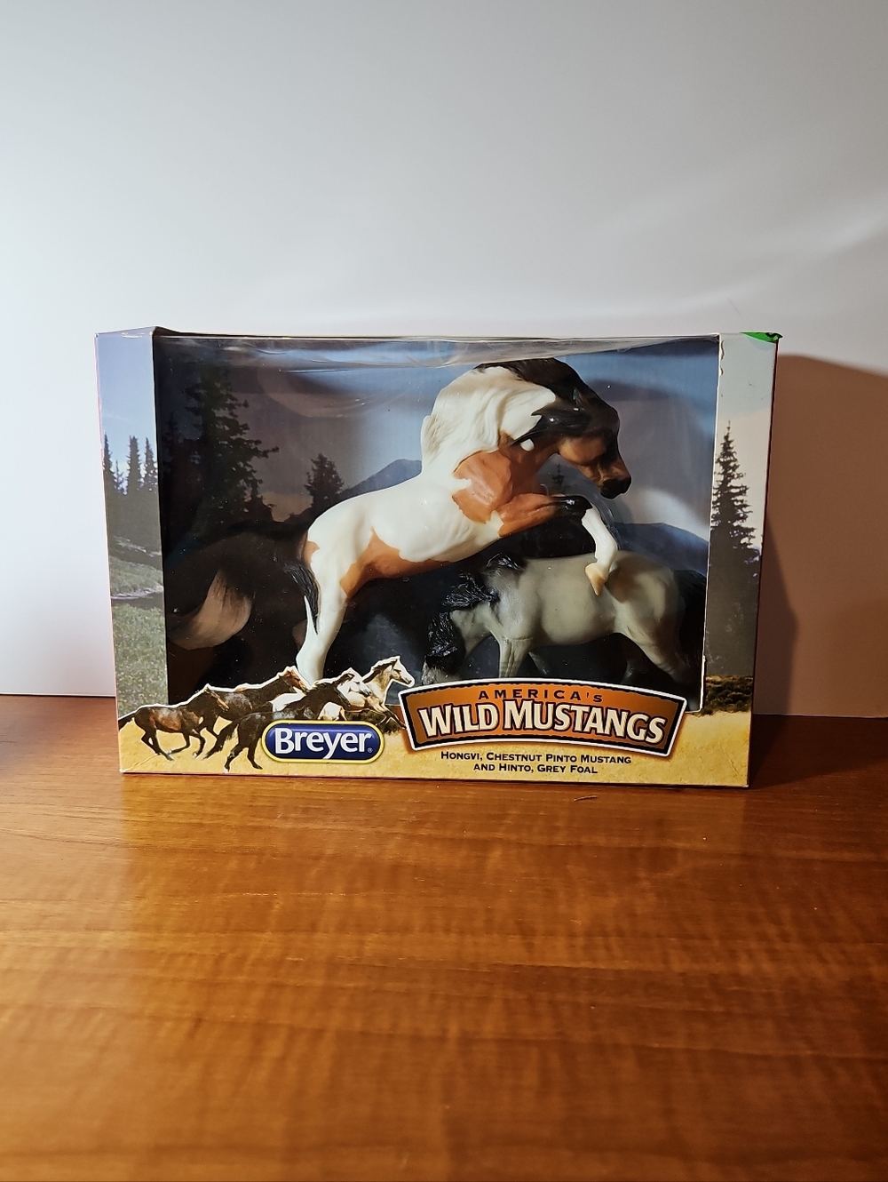 Breyer America’s Wild Mustangs Hongvi And Hinto Mare And Foal